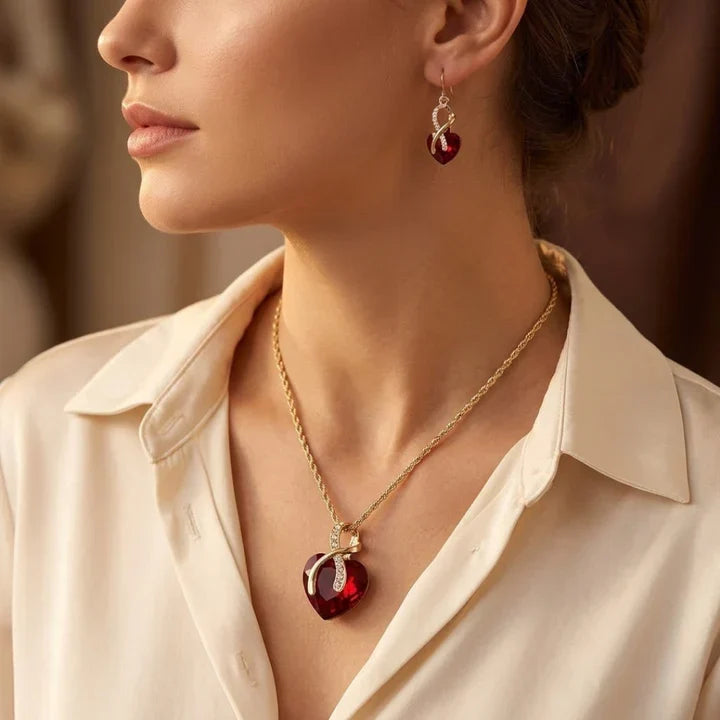 Ensemble de bijoux cœur torsadé en or et rubis