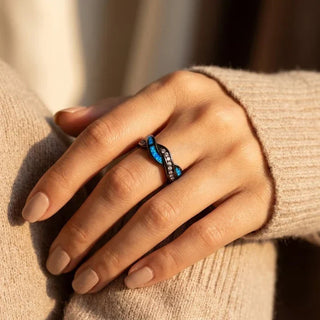 Bague incrustée torsadée en argent