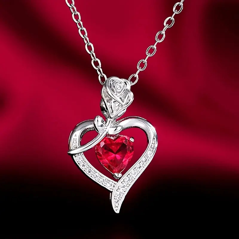 Collier pendentif cœur en argent et rubis