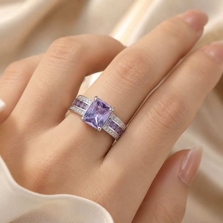 Bague en argent et améthyste sertie